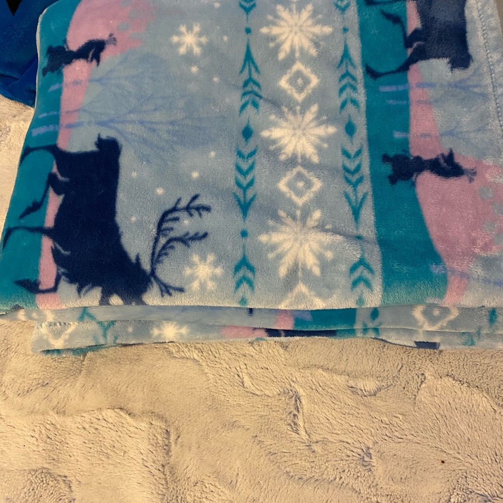 Frozen throw - Picture 2 of 2
